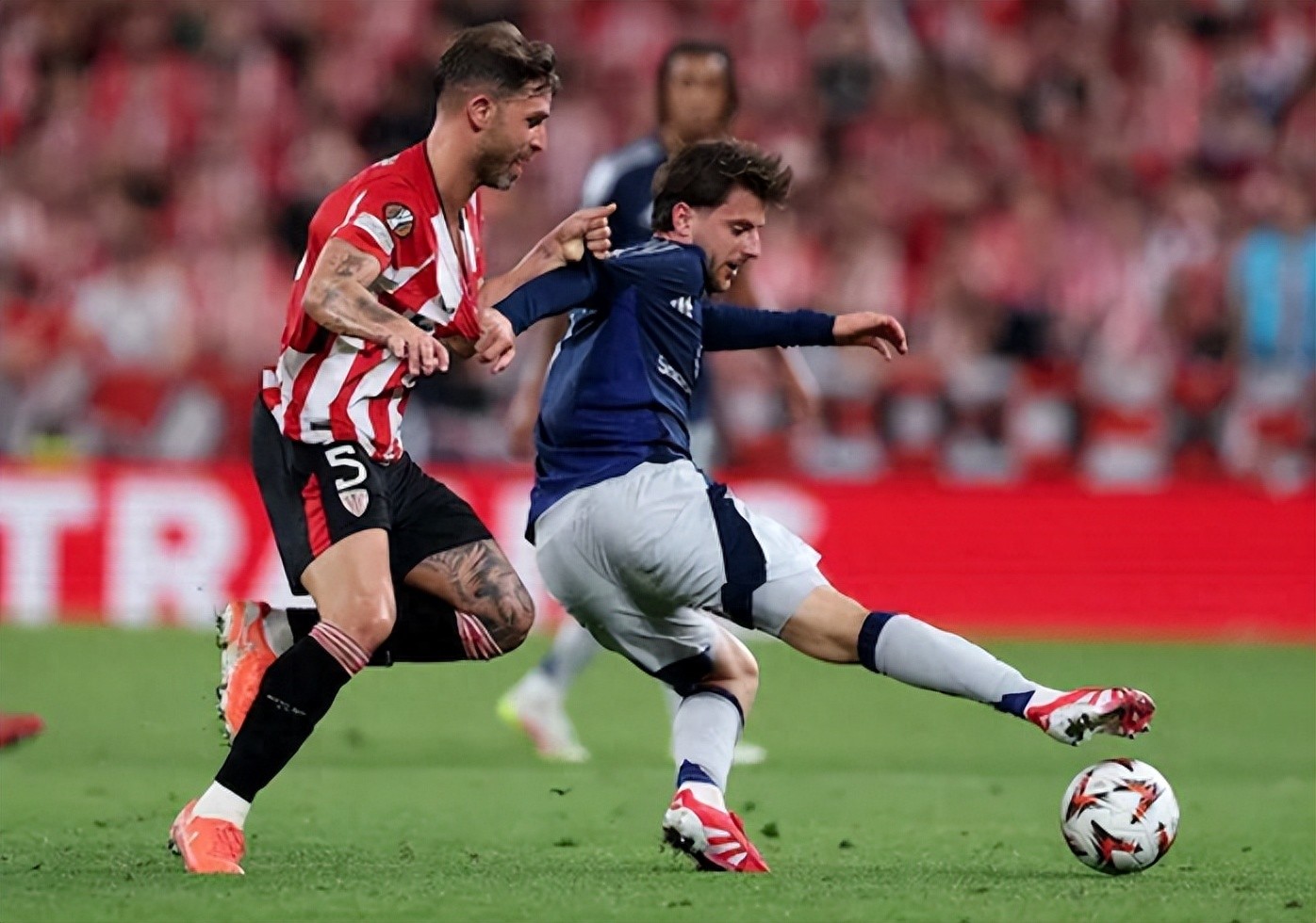 关于拜仁慕尼黑遭遇曼联挑战，努尔猛龙惨遭绝杀的信息