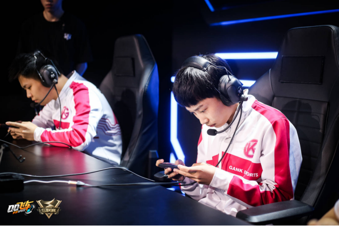 关于常规赛仍在激烈进行，竞技水平不断提高的信息